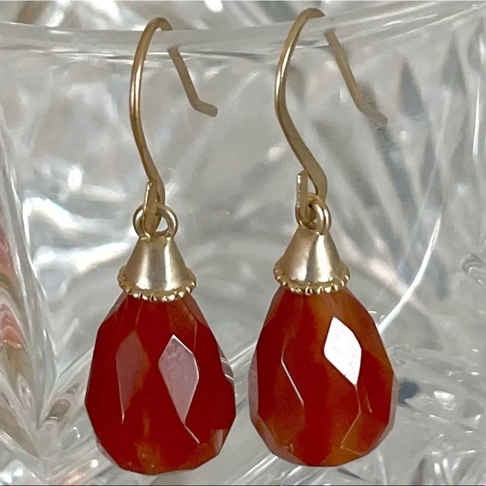 Small gold tone carnelian dangle earrings